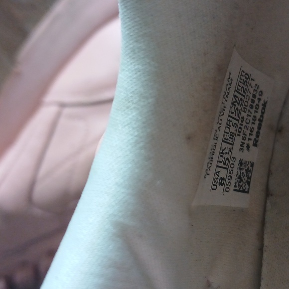 Reebok Classics - Picture 10 of 10